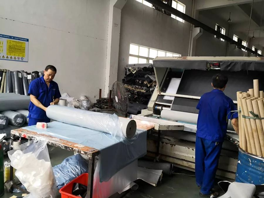 皮革車(chē)間廢氣異味用什么設(shè)備處理？
